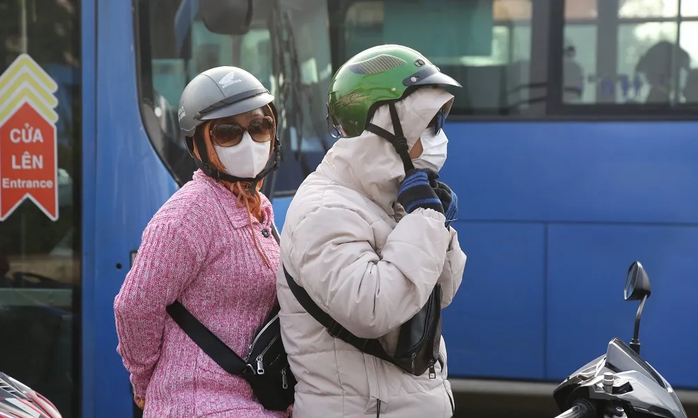 TPHCM: Nhiệt độ sáng sớm xuống 17 độ C, thấp nhất 10 năm