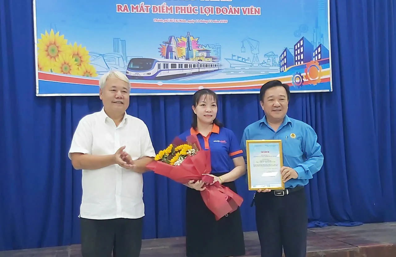 Diem phuc loi doan vien trao hoa Coop