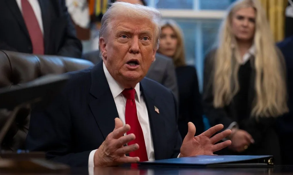 Ông Trump áp thuế 25% với các đối tác thương mại của Iran