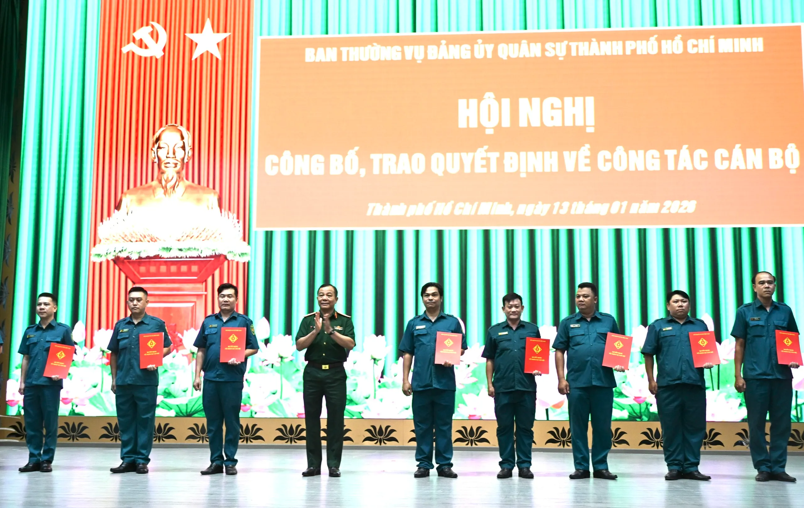 z7425744044188_4bef6f6fe4d158b2f09066994a747897