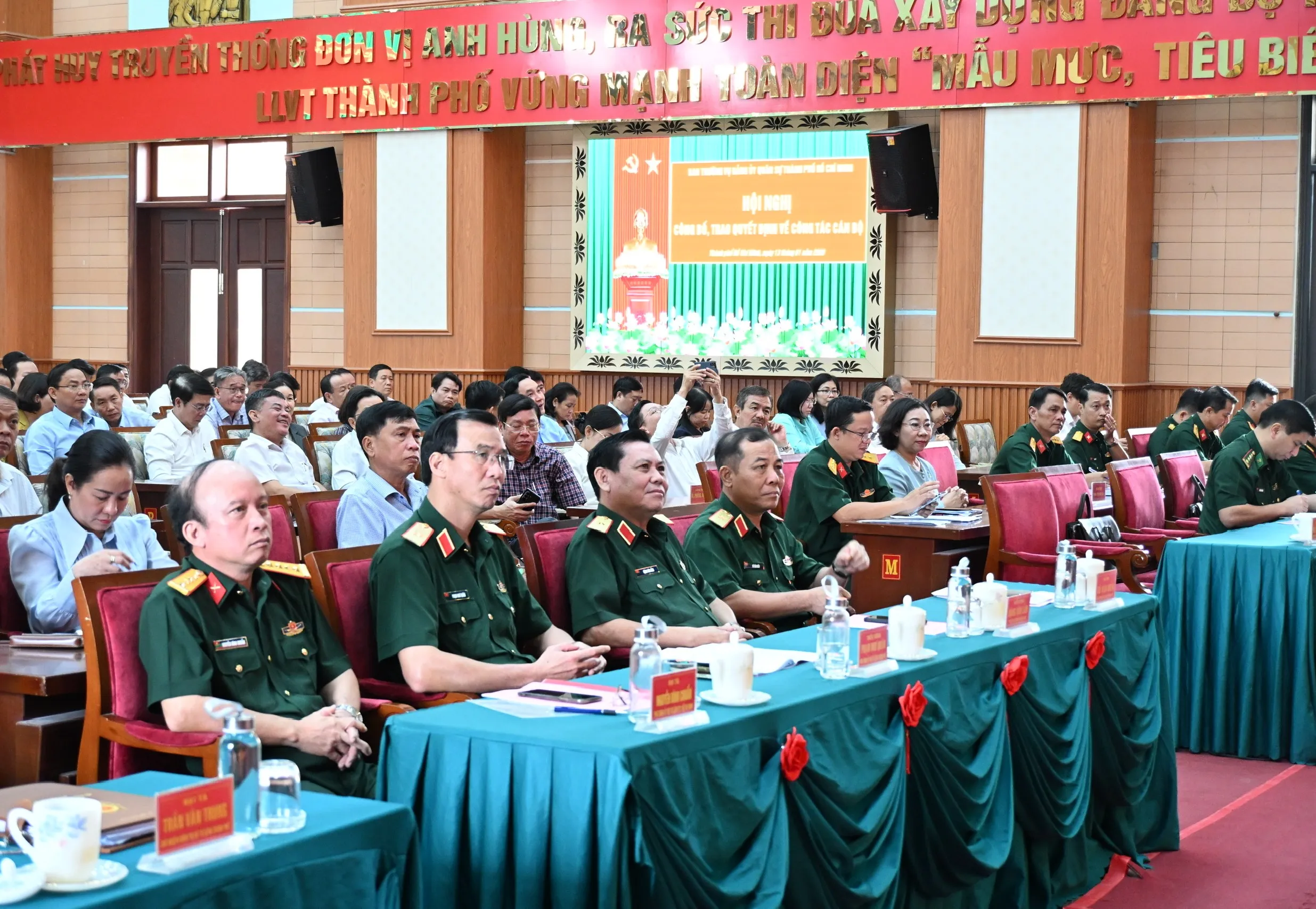 z7425744182568_f976ccc8f11f9e436714a87e1d714d5a