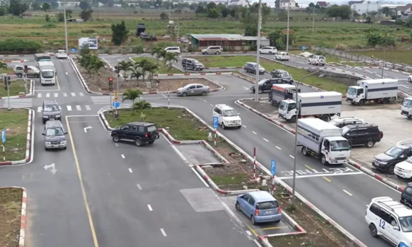 Nhiều giáo viên dạy lái xe tại Lâm Đồng không đạt kiểm tra lý thuyết, thực hành