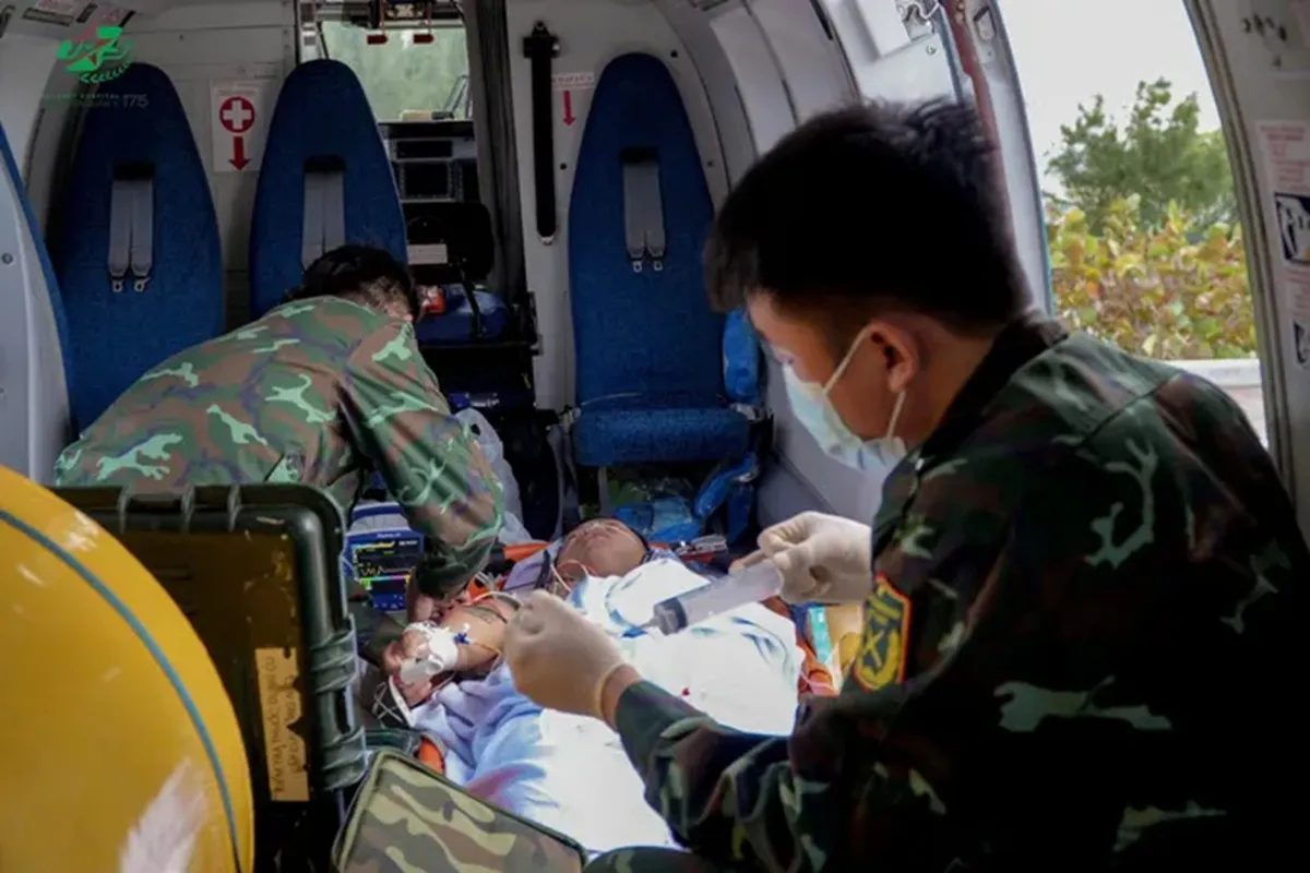 Người bệnh được theo dõi diễn tiến sức khỏe trên suốt chuyến bay