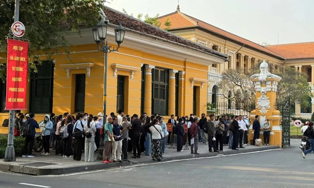 TAND TPHCM xét xử 100 bị cáo vụ cấp phiếu thử nghiệm giả