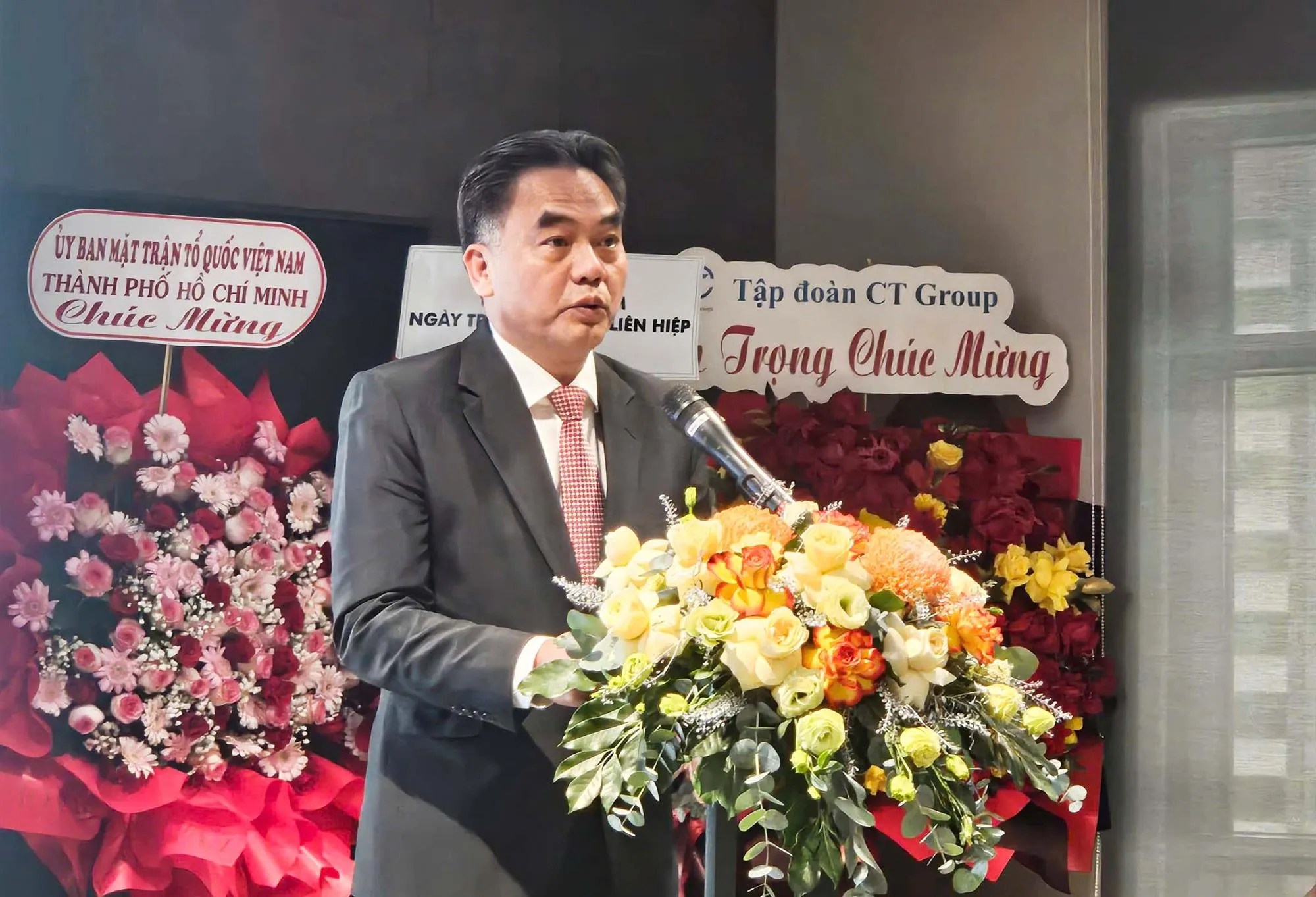 z7438076336618_7da74f593a951075a7abb343c426f67d