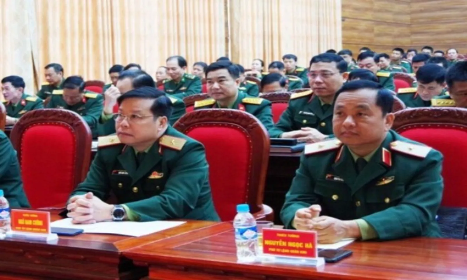 Quân khu 4 giới thiệu 2 Phó Tư lệnh ứng cử Đại biểu Quốc hội khóa XVI – Hình 1