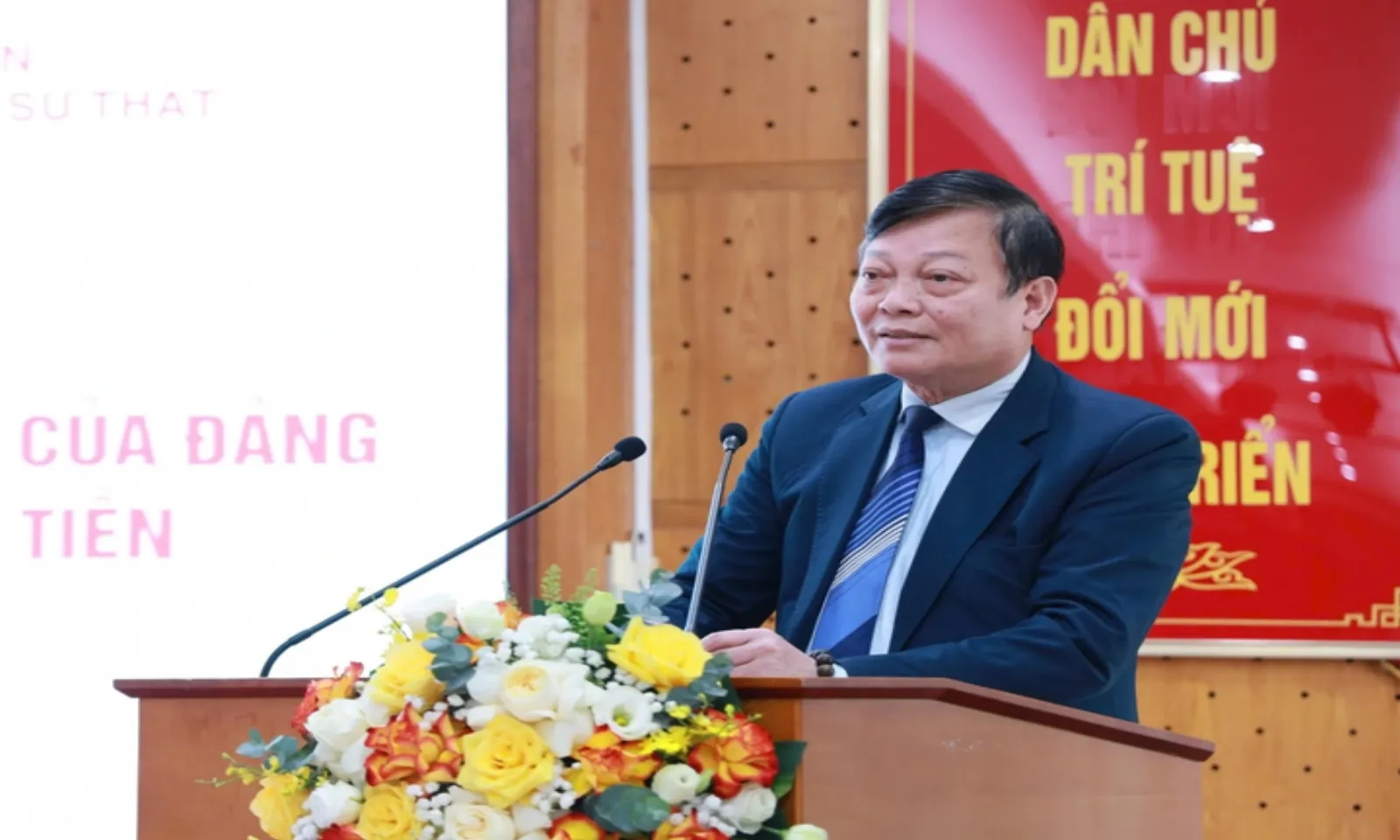 Ra mắt sách ngành Tuyên giáo và Dân vận chào mừng Đại hội XIV – Hình 3