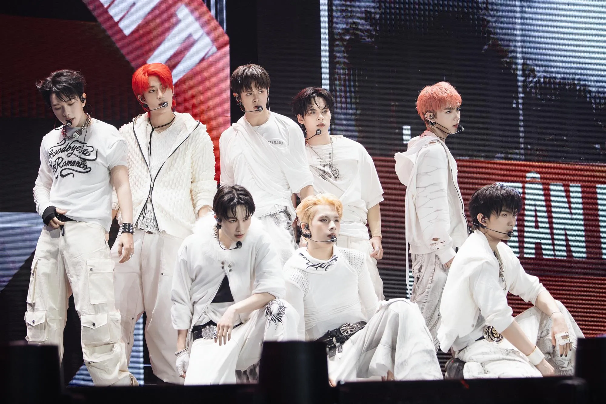 Tiết mục Temple mang đậm cá tính nhóm nhạc nam thần tượng