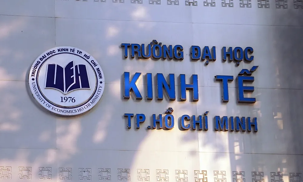 Truyển sinh 2026: Đại học Kinh tế TPHCM lần đầu chuyển sang xét tuyển kết hợp