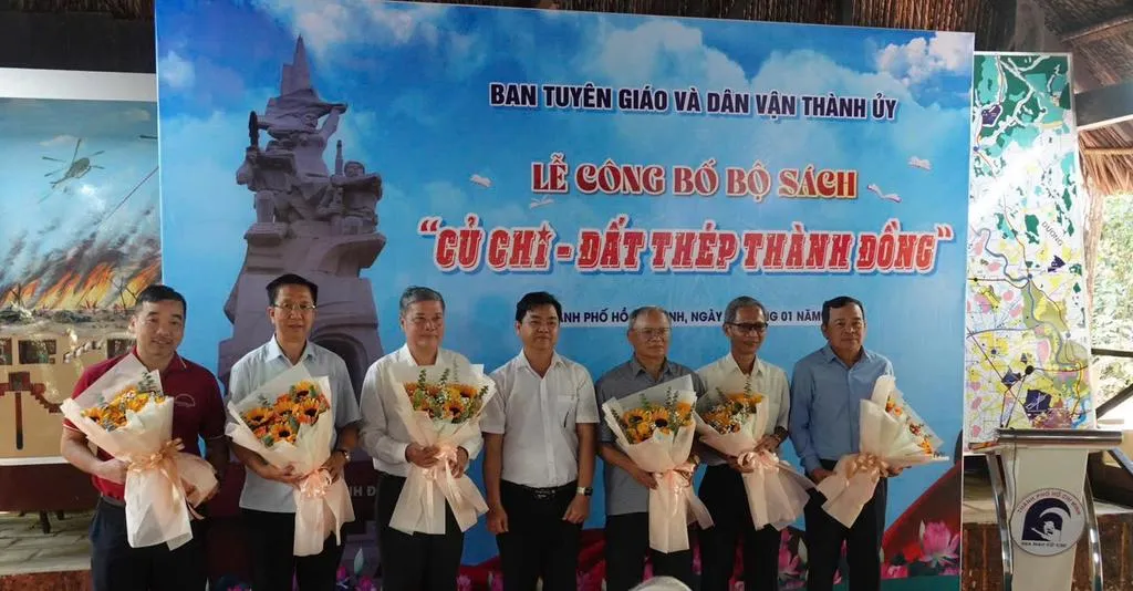 Ra mắt bộ sách Củ Chi - Đất thép Thành đồng”