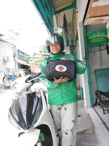 Bông hồng vượt khó của đội cứu hộ xe công nghệ 247