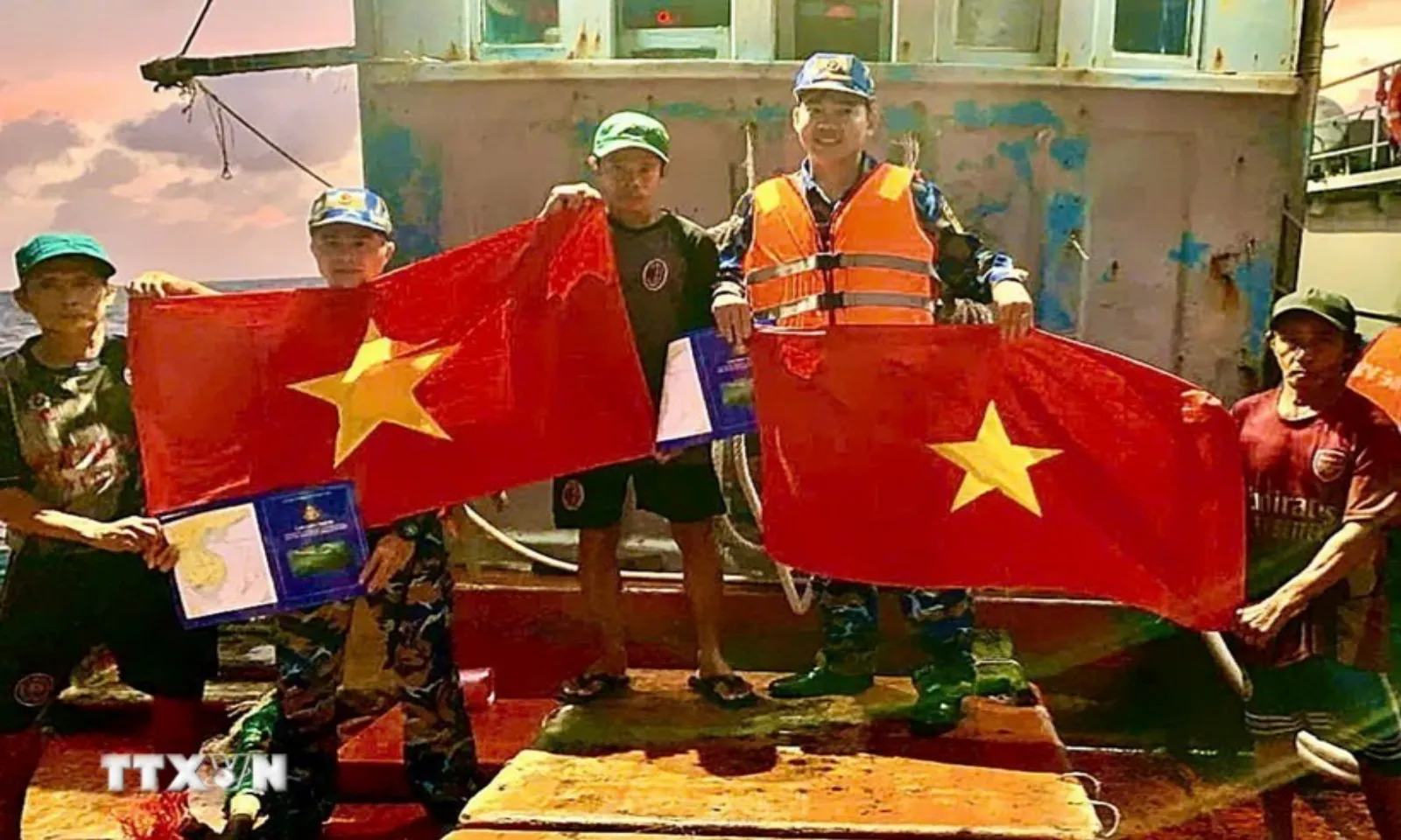 Ngư dân chắc tay lái, kinh tế biển khởi sắc từ Nghị quyết – Hình 1