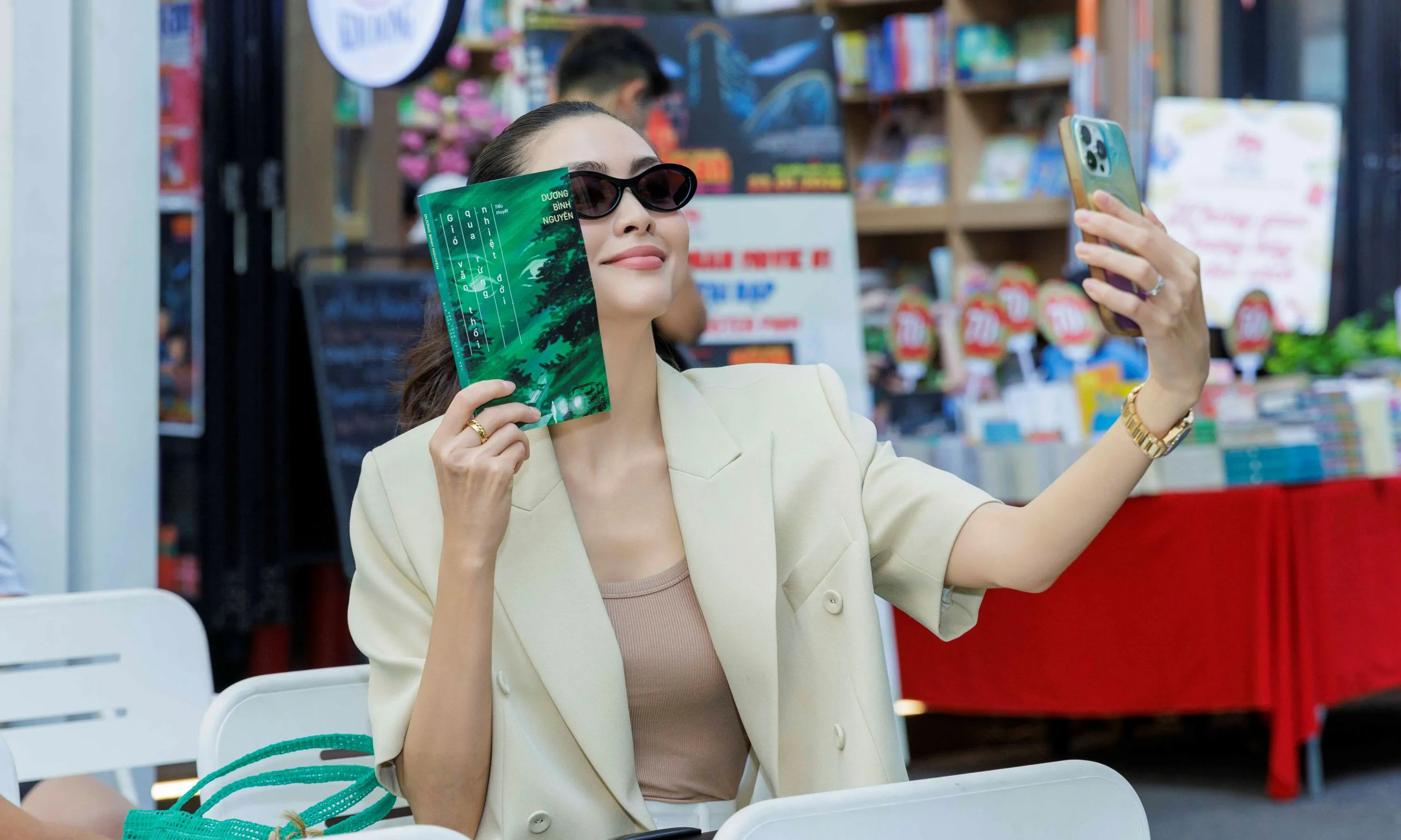 NSND Mỹ Uyên, Tăng Thanh Hà, Trần Bảo Sơn,... hội ngộ ủng hộ tiểu thuyết mới của Dương Bình Nguyên 