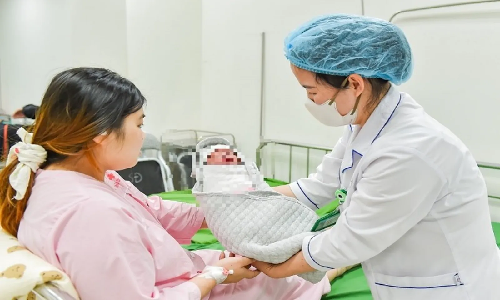 Quyền lợi thai sản theo Luật BHXH 2024 Những điểm người lao động cần biết – Hình 1