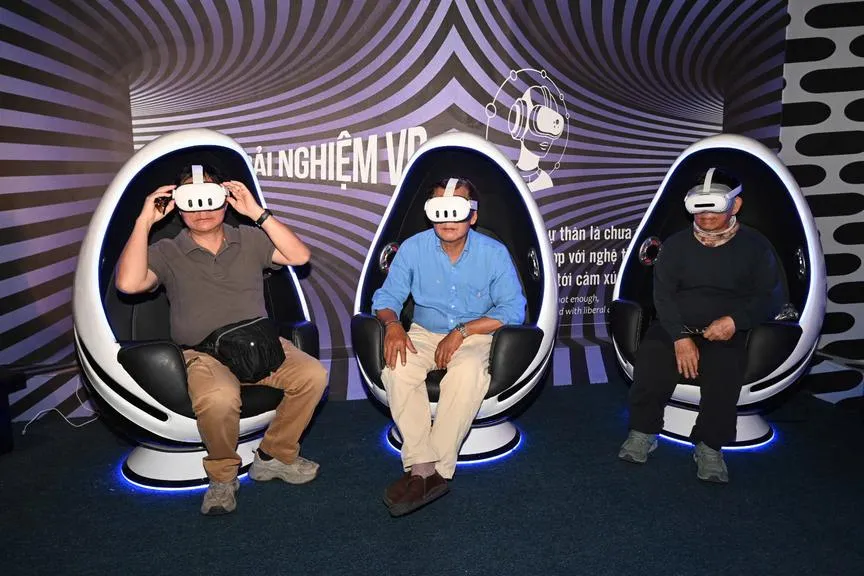 khach-tham-quan-trai-nghiem-tuong-tac-so_20260127075039