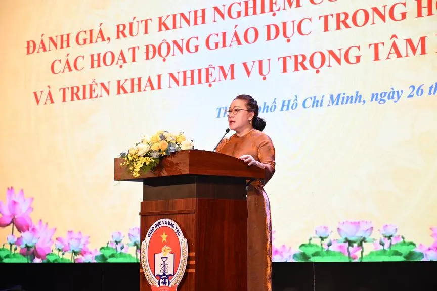 ba-lam-hong-lam-thuy-truong-phong-giao-duc-pho-thong-bao-cao-tai-hoi-nghi_20260126193510