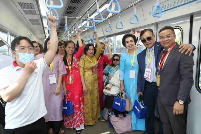 kieu-bao-trai-nghiem-metro-ben-thanh-suoi-tien-nhan-dip-ve-nuoc-hop-mat-nam-2025_20260127125439