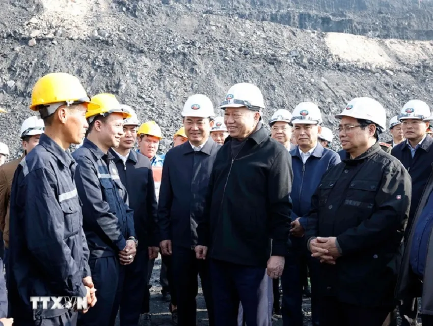 a-tbt-17694938617361259411000