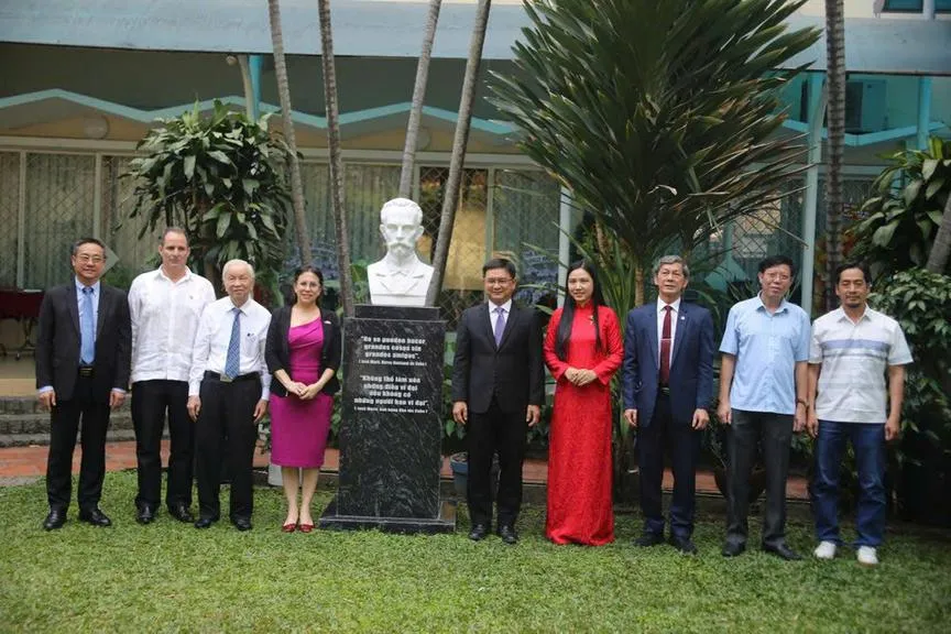 Khánh thành tượng Anh hùng dân tộc Cuba José Martí tại TPHCM