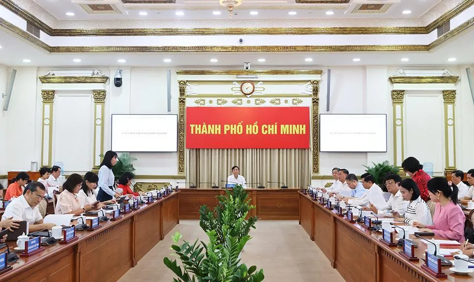 quang-canh-phien-hop-thu-5-uy-ban-bau-cu-tphcm_20260127180830