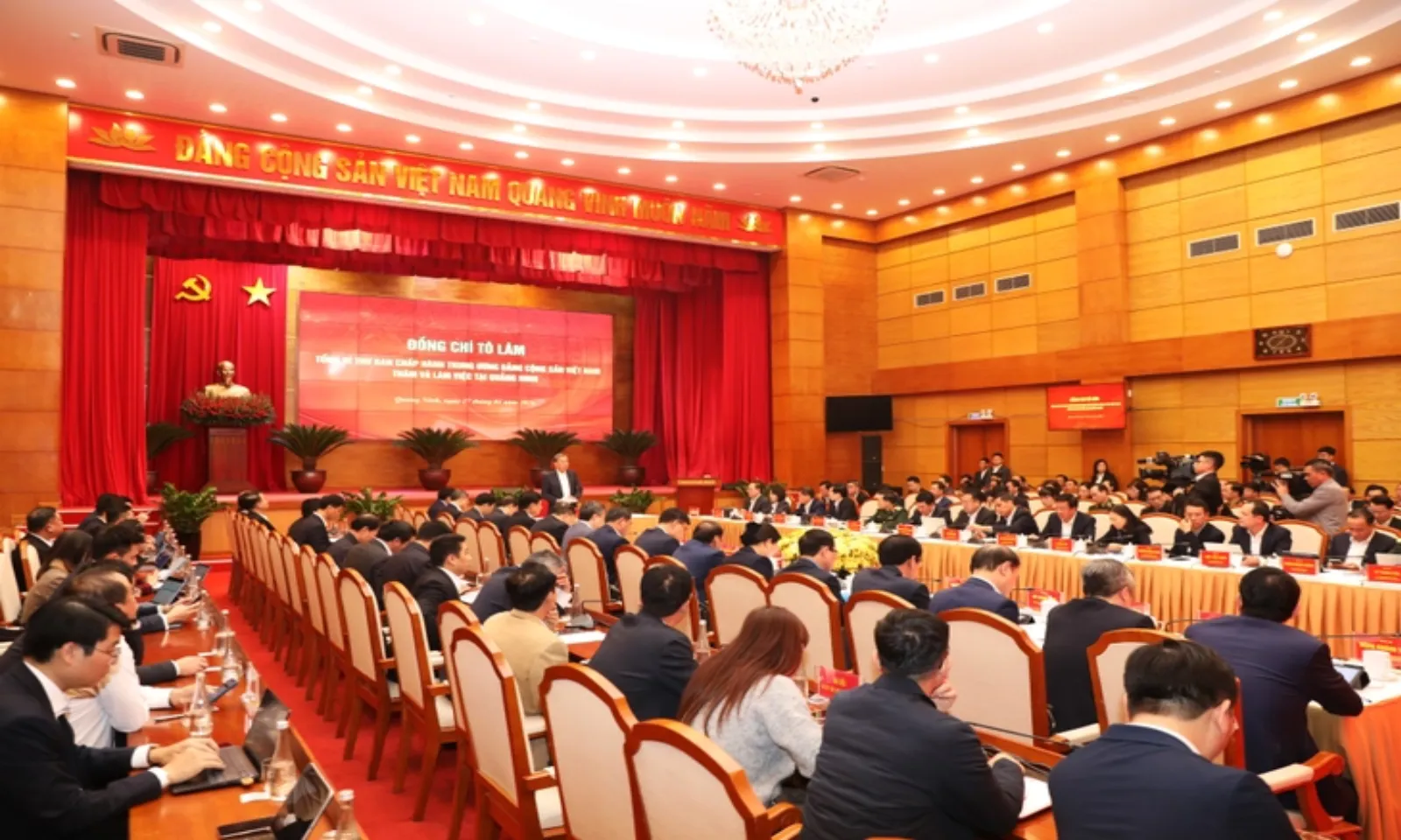 Quảng Ninh Hình mẫu phát triển xanh, hiện đại – Hình 1