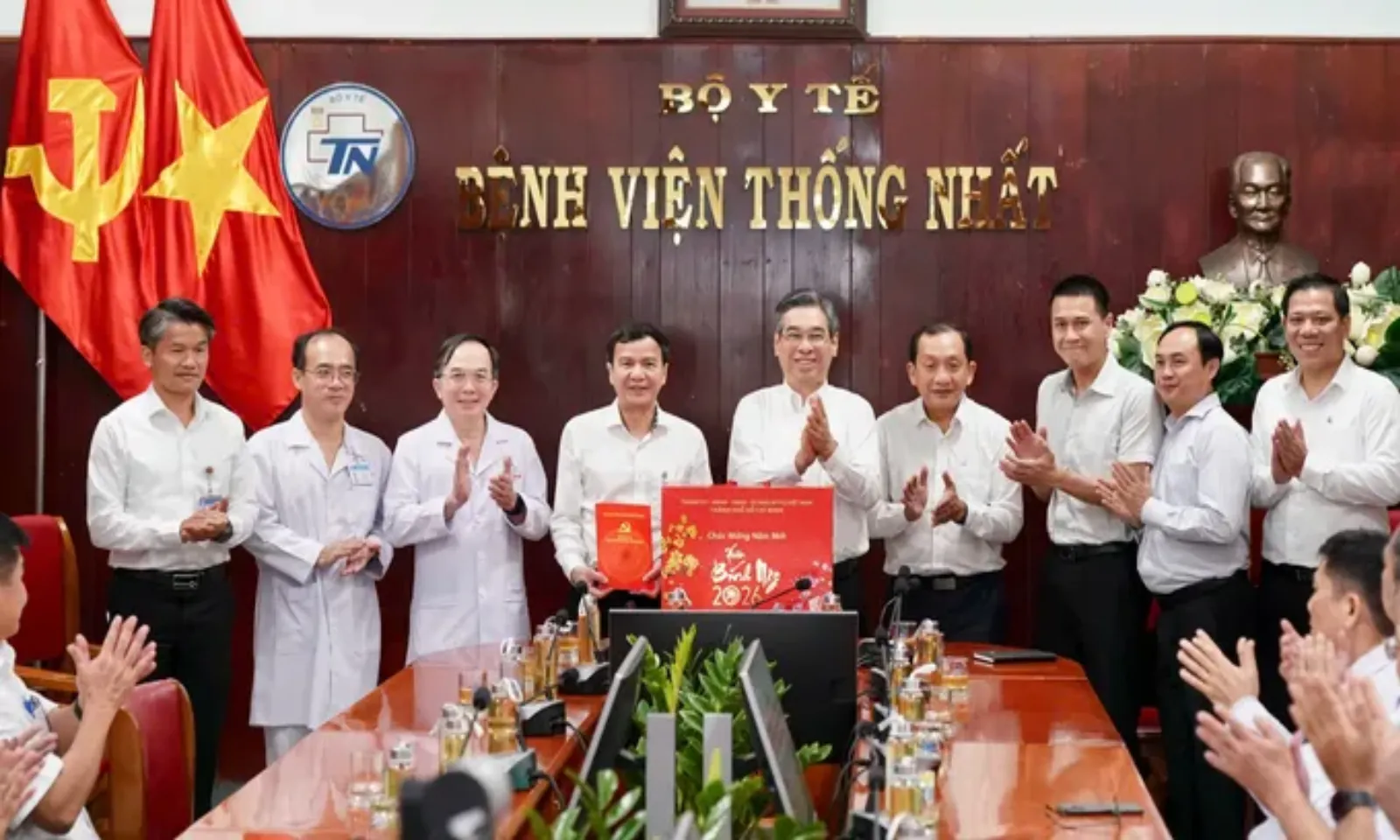 Lãnh đạo TPHCM thăm, chúc Tết các cơ sở y tế dịp Tết Bính Ngọ 2026