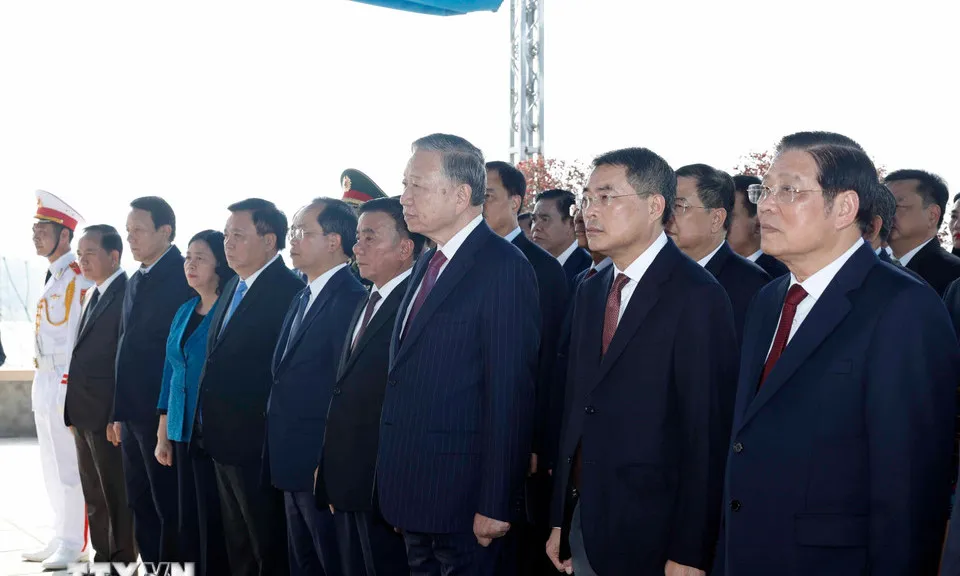 Tổng Bí thư Tô Lâm dâng hương tưởng niệm Tổng Bí thư Trần Phú và Tổng Bí thư Hà Huy Tập