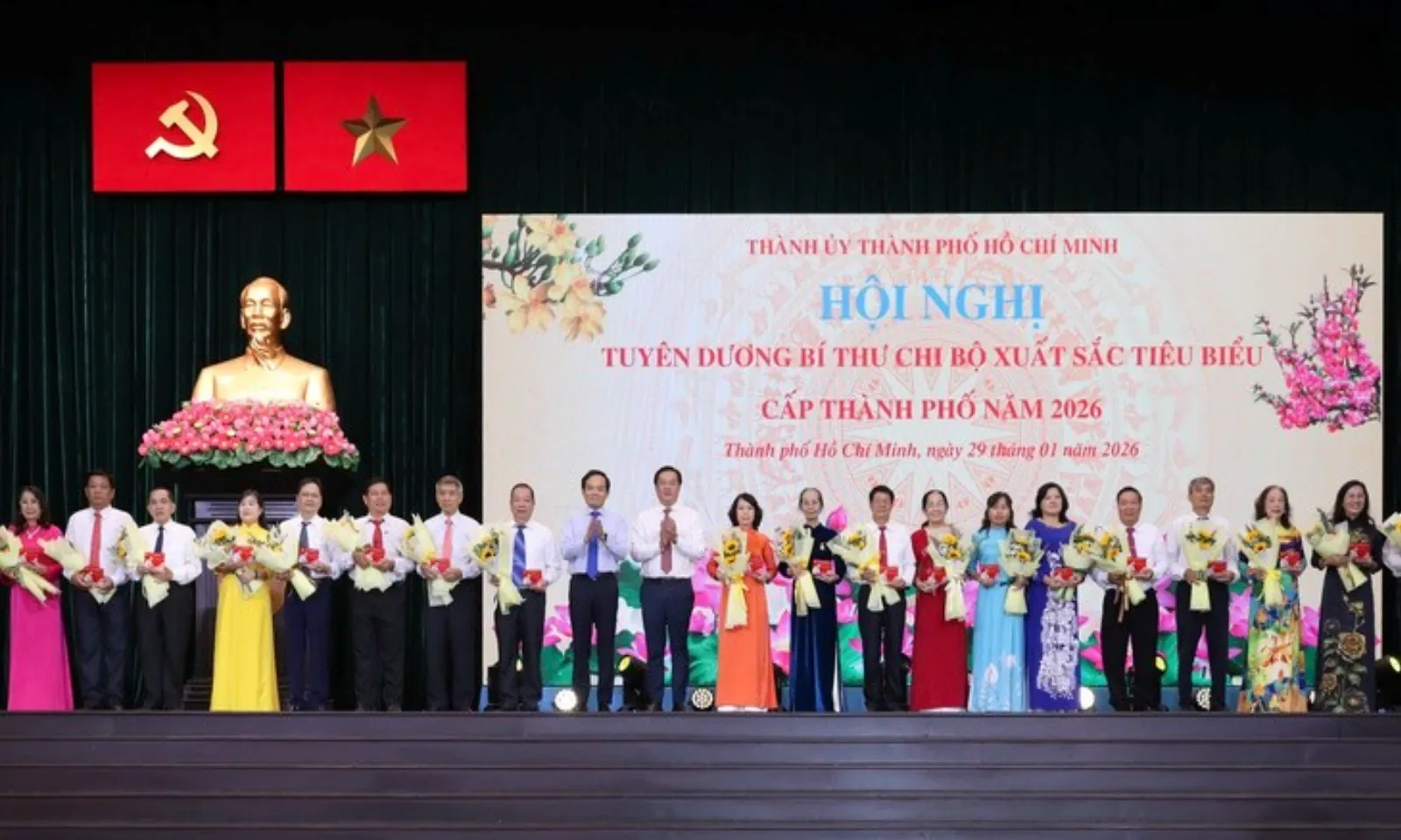 TPHCM tuyên dương 233 bí thư chi bộ xuất sắc tiêu biểu năm 2026