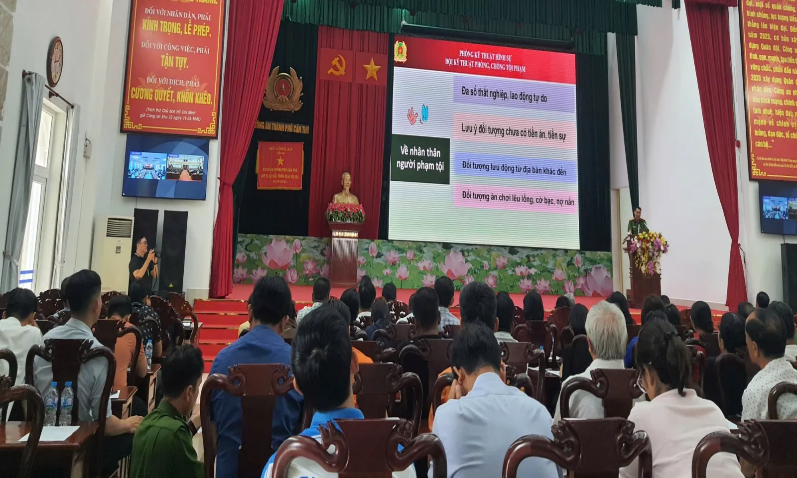 Cần Thơ tập huấn phòng chống cướp cho 150 ngân hàng, cơ sở kinh doanh vàng – Hình 1