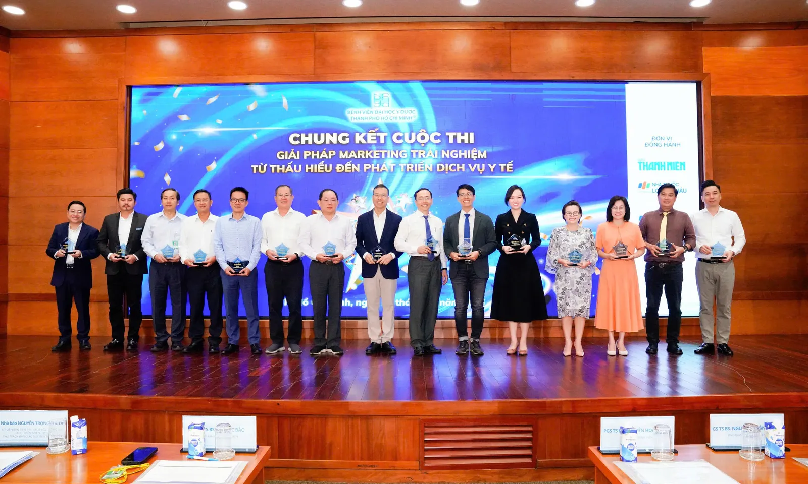 Hơn 350 y, bác sĩ xây dựng giải pháp phát triển dịch vụ y tế 