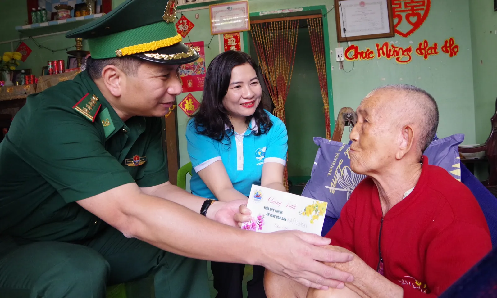 Rộn ràng “Xuân Biên phòng ấm lòng dân bản”