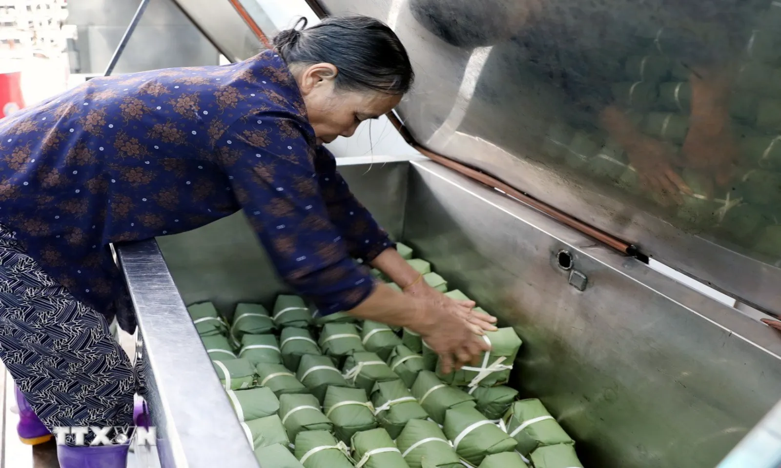 Giữ hồn Tết từ nồi bánh chưng quê Đất Tổ - Hình 3