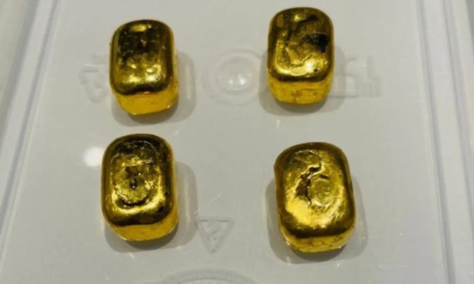 Bắt hành khách ngậm gần nửa tỷ đồng trong miệng qua cửa an ninh