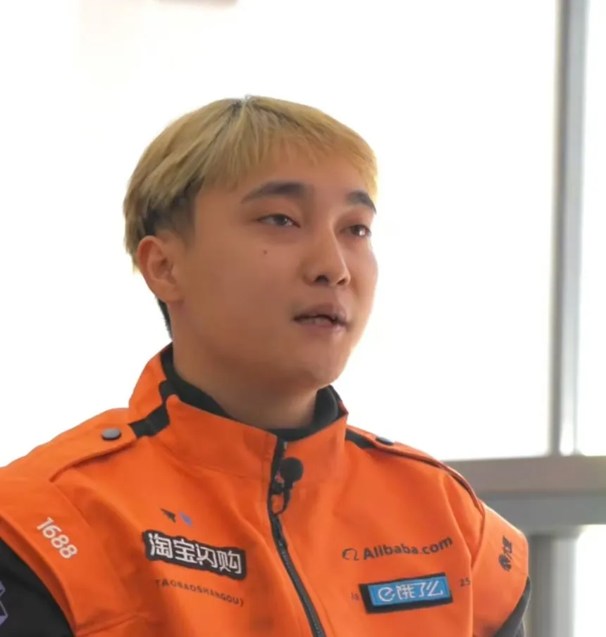 voh.com.vn-shipper-tay-tang-3