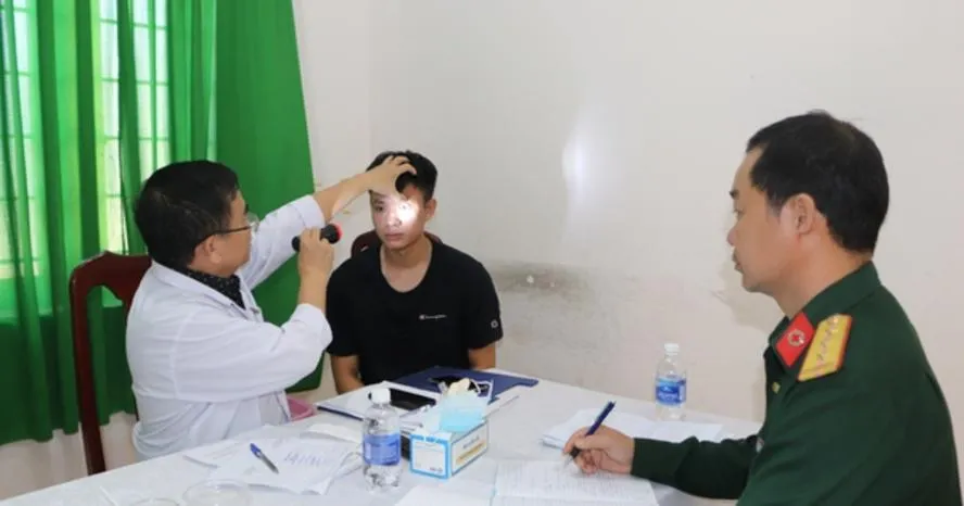 Nghĩa vụ quân sự 2026: Tiêu chuẩn về mắt như thế nào?