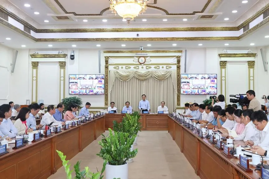 bi-thu-thanh-uy-tran-luu-quang-phat-bieu-chi-dao-hoi-nghi-tong-ket-kinh-te-xa-hoi_20260205130342