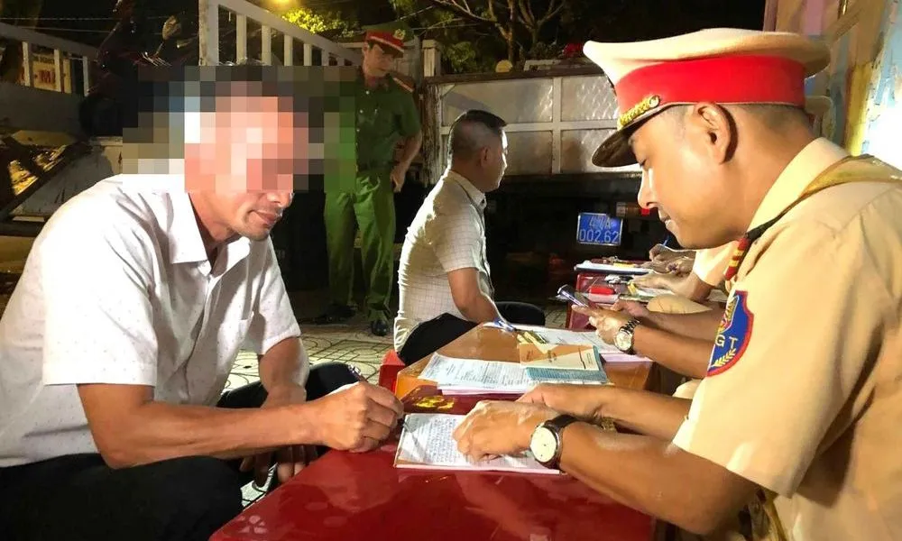 Sau 24 giờ uống rượu bia, nồng độ cồn có hết không?