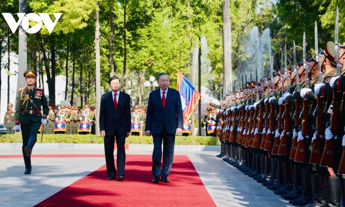 Lễ đón trọng thể Tổng Bí thư Tô Lâm tại thủ đô Vientiane của CHDCND Lào