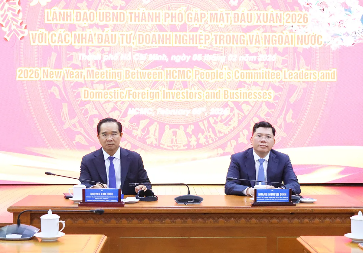 Chủ tịch UBND TP Nguyễn Văn Được và Phó Chủ tịch UBND TP Hoàng Nguyên Dinh chủ trì hội nghị