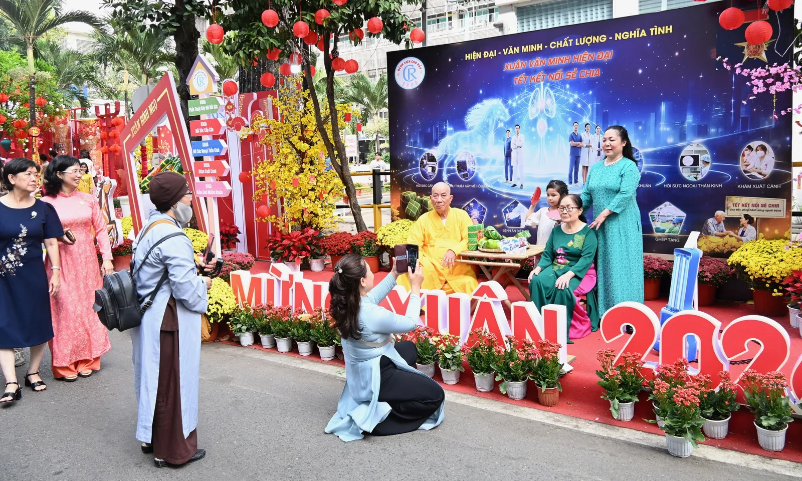 Đường hoa Chợ Rẫy: Nơi Tết đong đầy tình thương và hy vọng