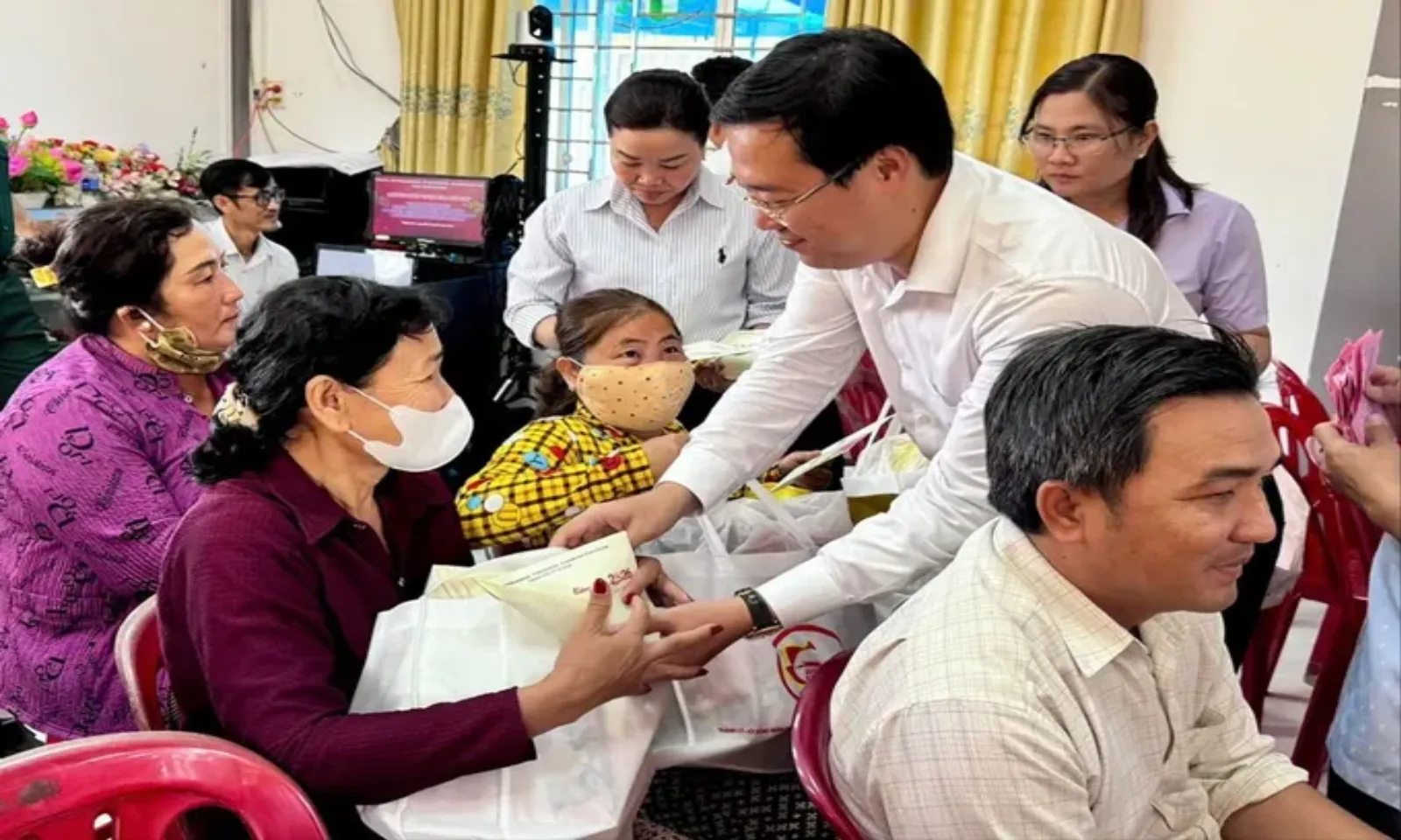 Lãnh đạo Đảng, Nhà nước thăm, chúc tết nhiều địa phương, đơn vị trên cả nước – Hình 3