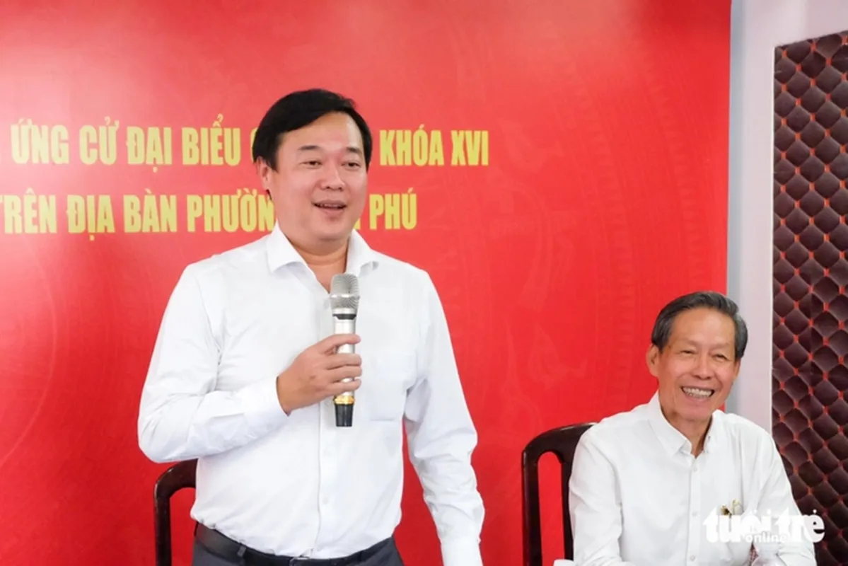 Ông Lê Quốc Phong (đứng) phát biểu tại hội nghị - Ảnh PHƯƠNG NHI