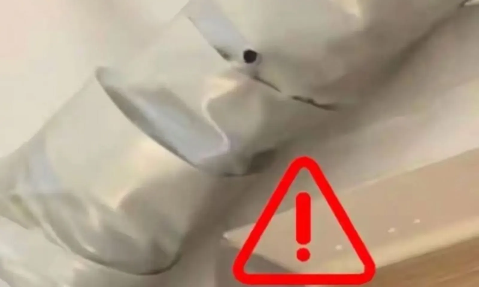 Phát hiện camera quay lén giấu trong điều hòa nhà nghỉ, bắt giữ hai nghi phạm