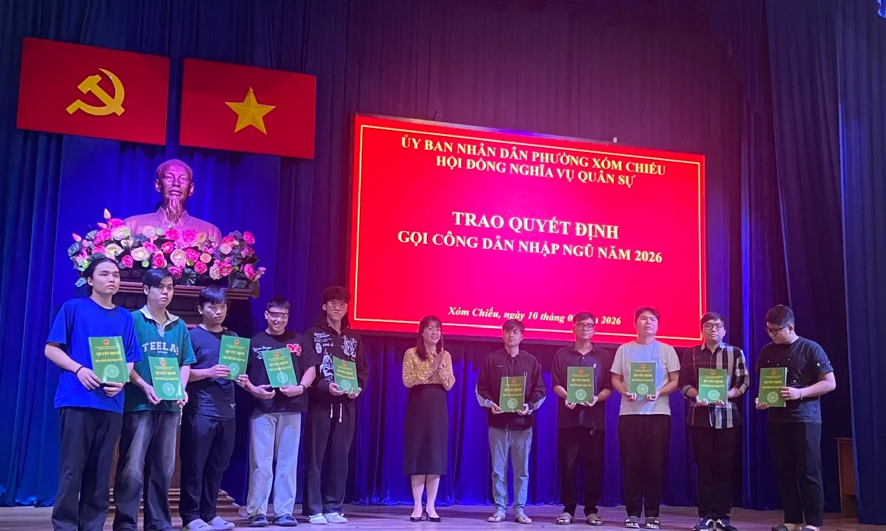  Thanh niên TPHCM tự hào nhận quyết định gọi nhập ngũ