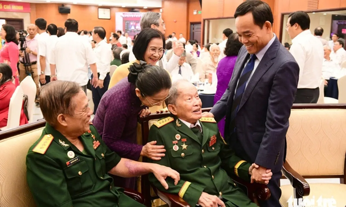 Bí thư Thành ủy TPHCM Trần Lưu Quang chúc Tết nguyên lãnh đạo Đảng, Nhà nước