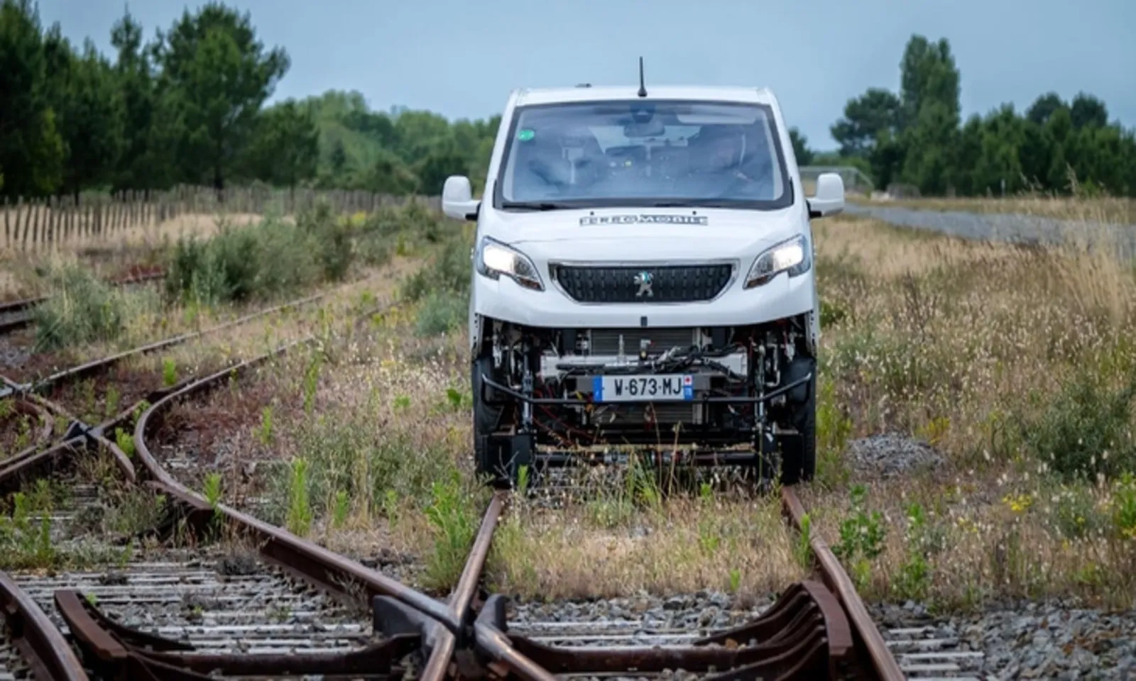 Xe điện chạy ray bỏ hoang, Pháp thử nghiệm “Uber đường sắt” – Hình 2