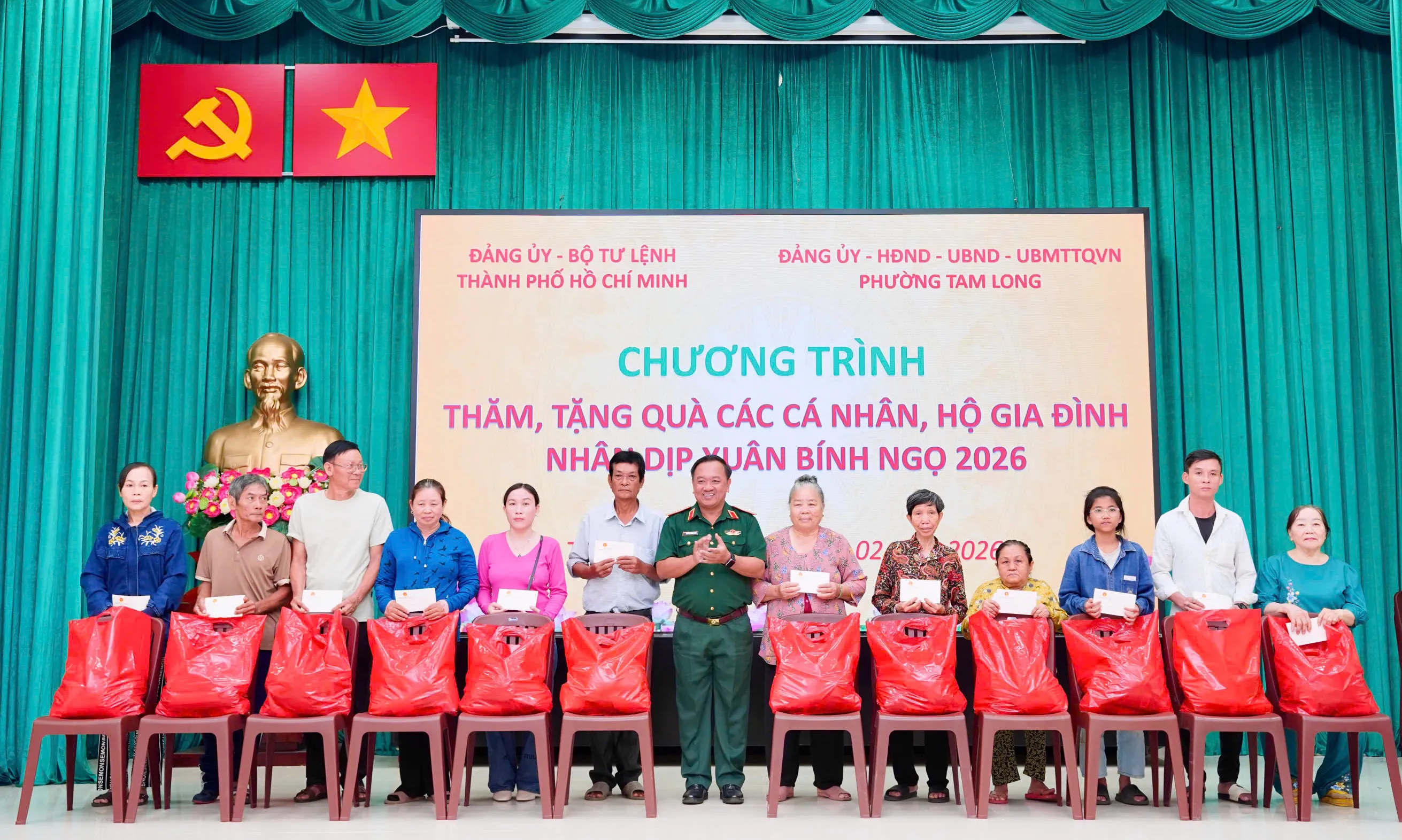 Sôi nổi các hoạt động chăm lo Tết trong lực lượng vũ trang TPHCM