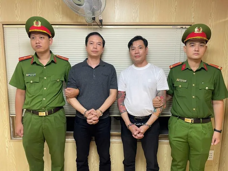 Bắt khẩn cấp 2 đối tượng gây rối trật tự công cộng tại trung tâm TPHCM