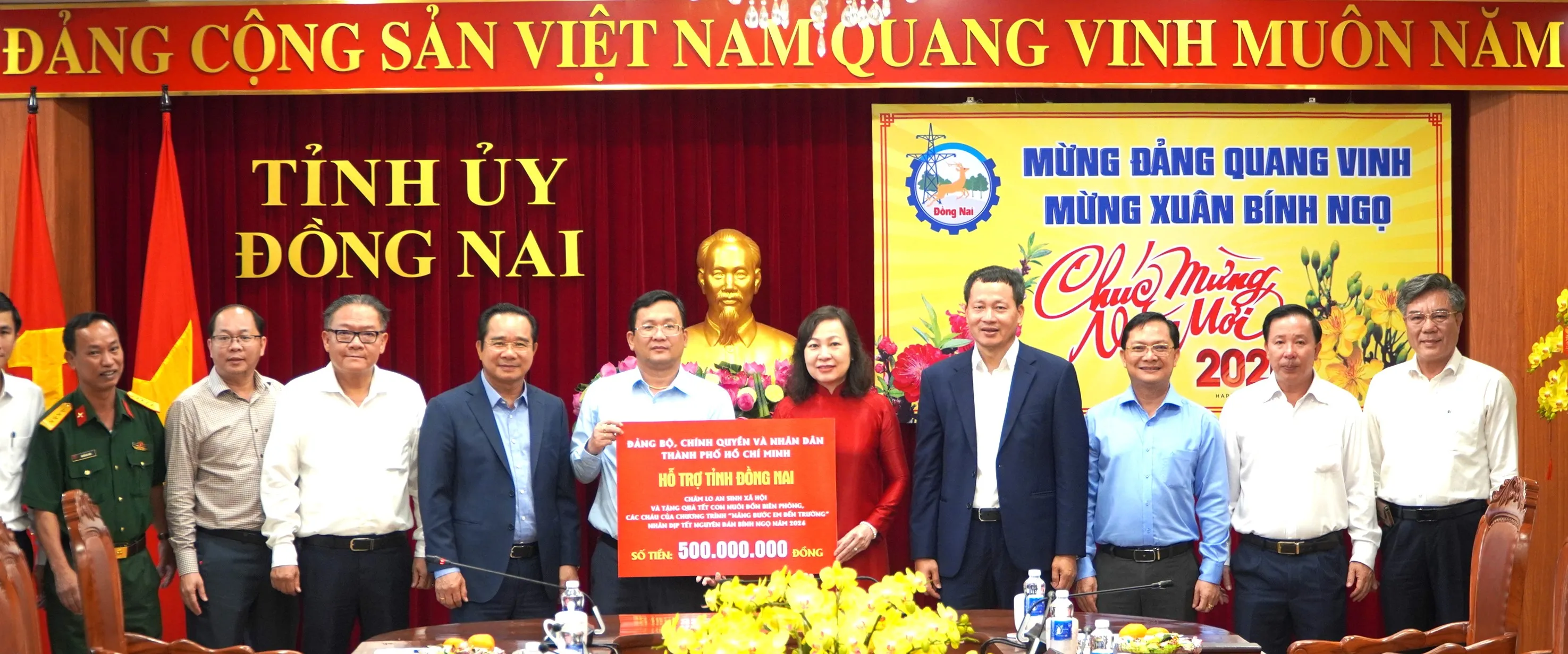 tphcm NVD chuc tet 1