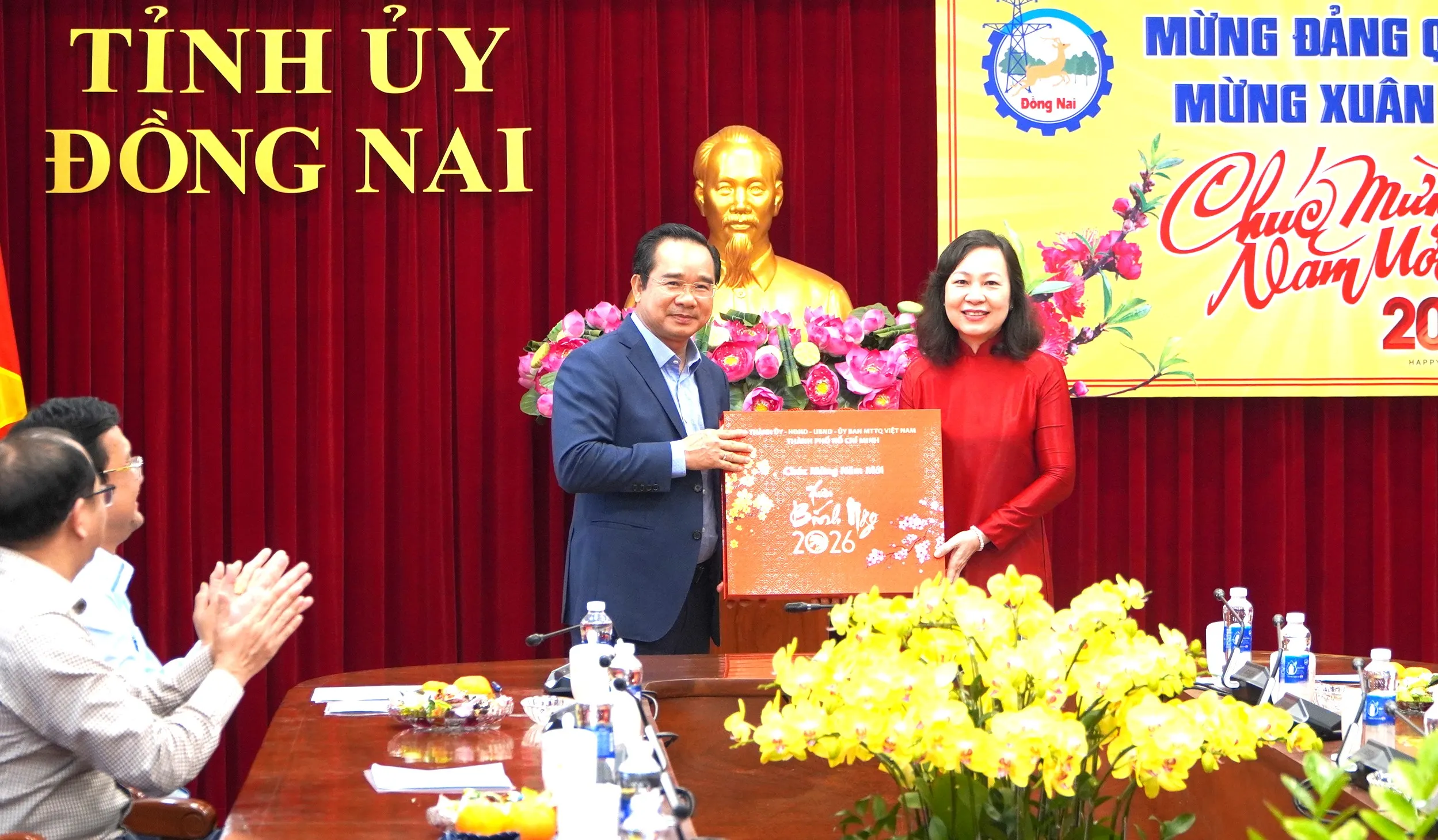 tphcm NVD chuc tet 2